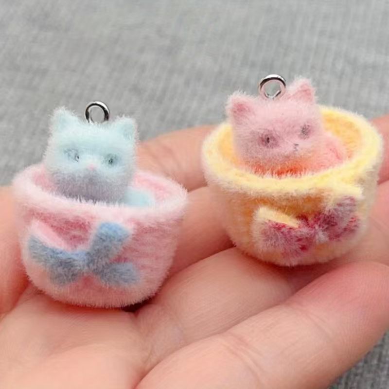 Earrings - 4 adet 3D peluş reçine kedi