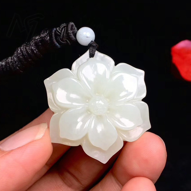 Necklaces - Doğal Çin Beyaz Yeşim Beşgen Çiçek